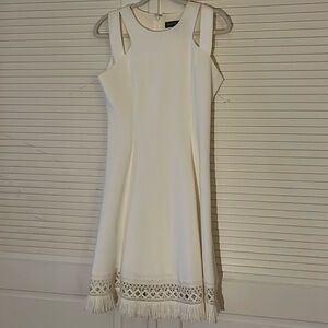 Donna Ricco White A-Line Dress With Fringe On Bottom Size 10